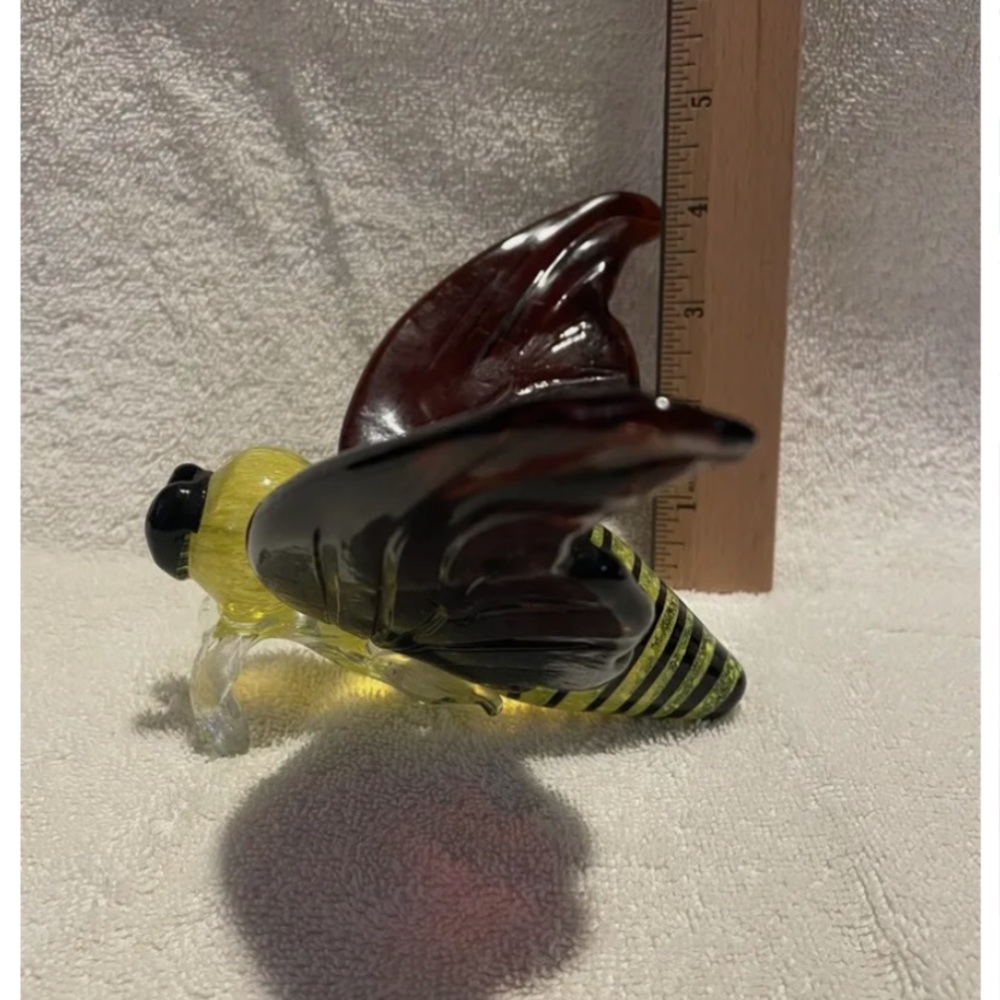 5” long x 8” wing span wide yellow jacket glass figurine